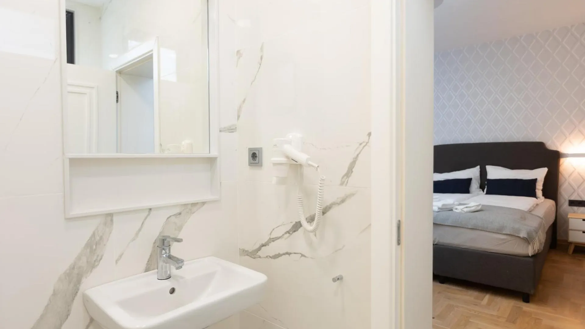 Luxury Rooms 12-1 Plowdiw Apartment