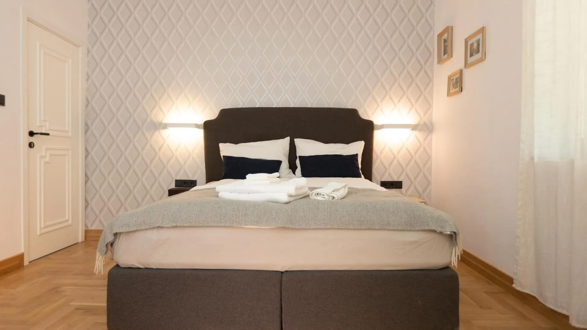 Luxury Rooms 12-1 Plowdiw 0*,  Bulgarien