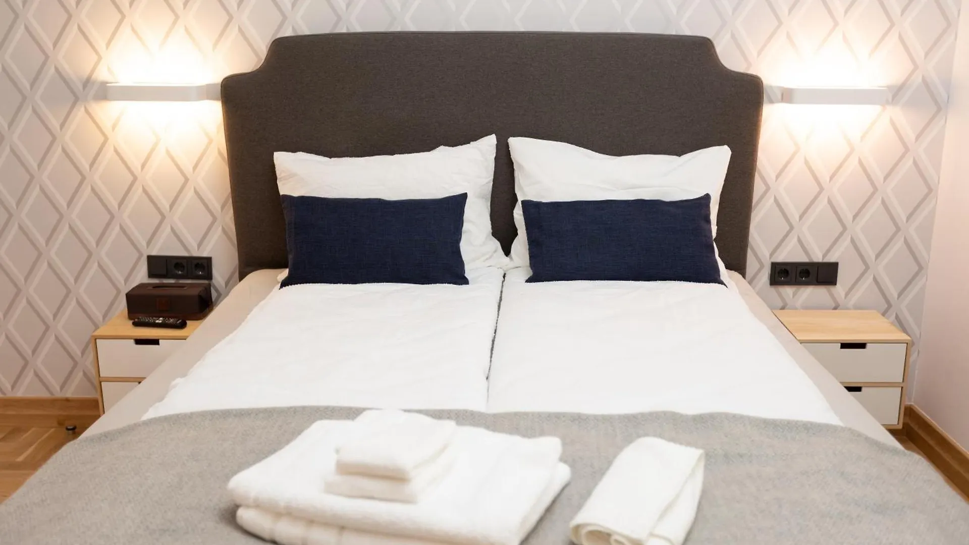 Luxury Rooms 12-1 Plowdiw 0*,